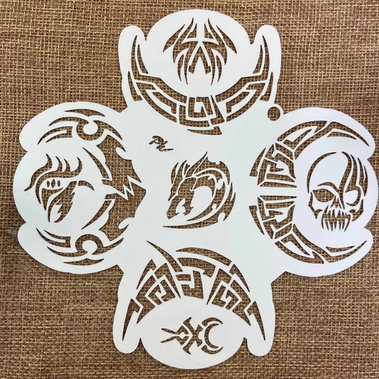 FRISBEE Stencil Tribal C2