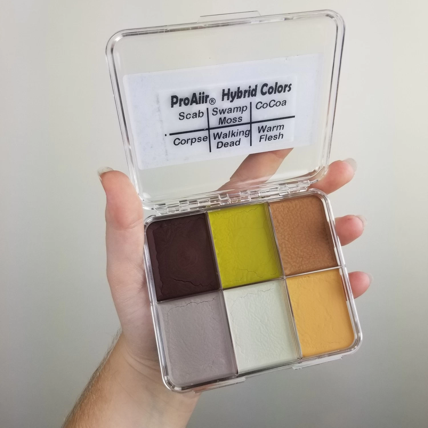 THRILLER Proaiir Solids Water Resistant Makeup Palette - Image 2